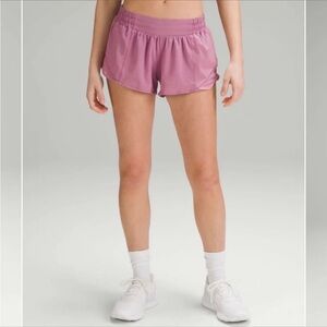 Lululemon Hotty Hot Low-Rise Lined Short 2.5" Velvet Dust